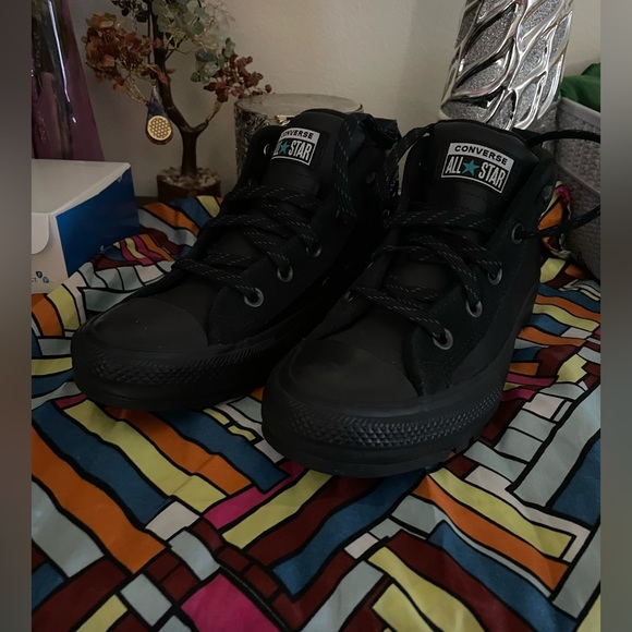 Converse high top all black sneakers - Picture 4 of 6